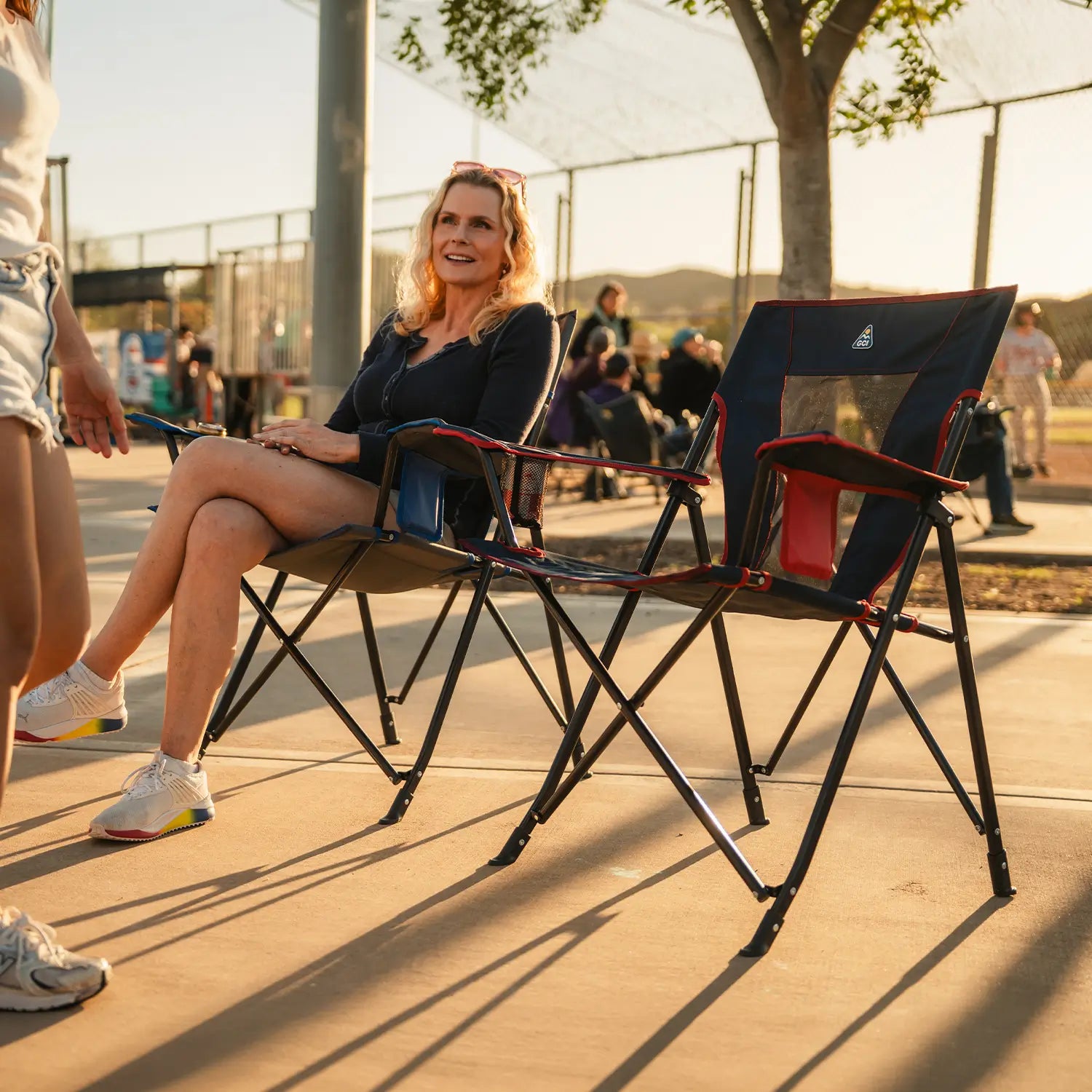 Lightweight Messenger Comfort Quad Chair - Choice 989 - Ultra-Lightweight Telescoping PackSeat Travel Stool Detail