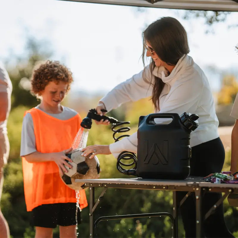 Portable Staging Slim-Fold Table - Choice 196 - Portable Camping Table with Heat-Resistant Countertop Detail